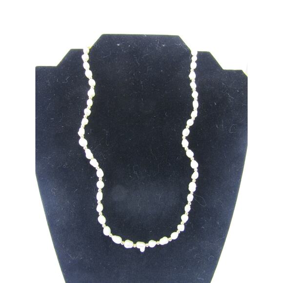 None Jewelry - Cream Pearl Gold Tone Collar Necklace 18" VTG Cottagecore Whimsical Elegant